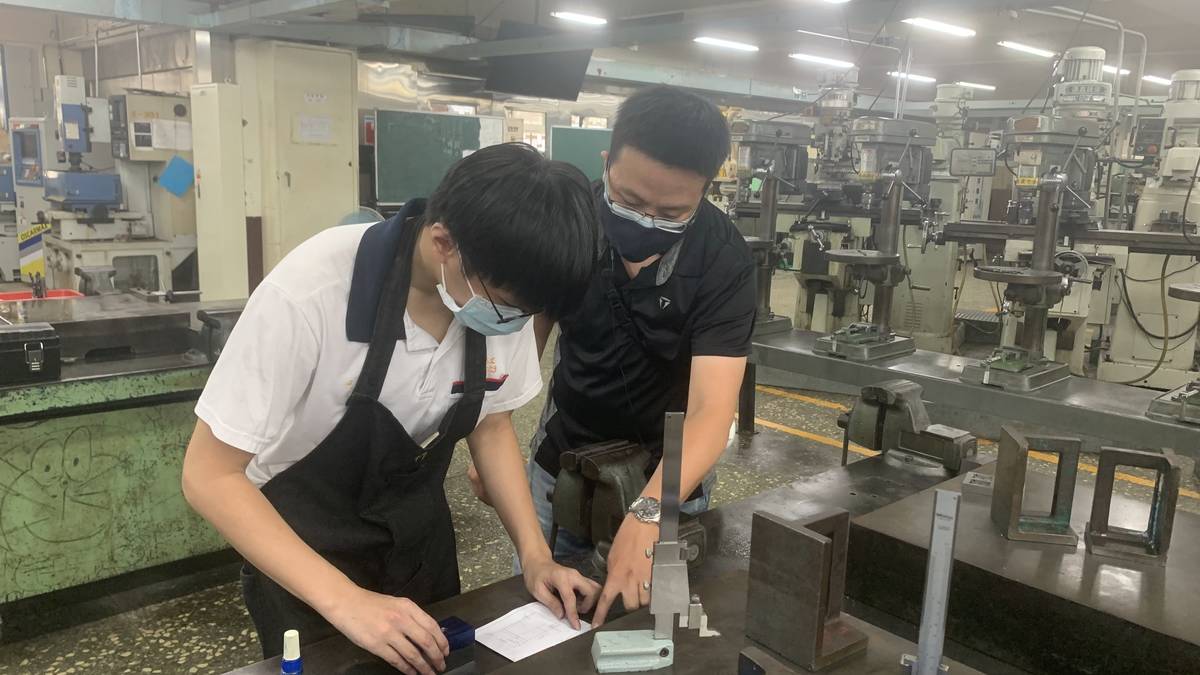新北高工模科銑床加工實習