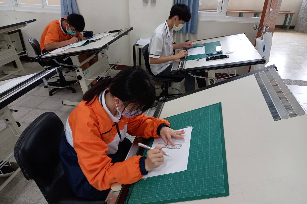 瑞芳高工室內空間設計科基礎圖學實習