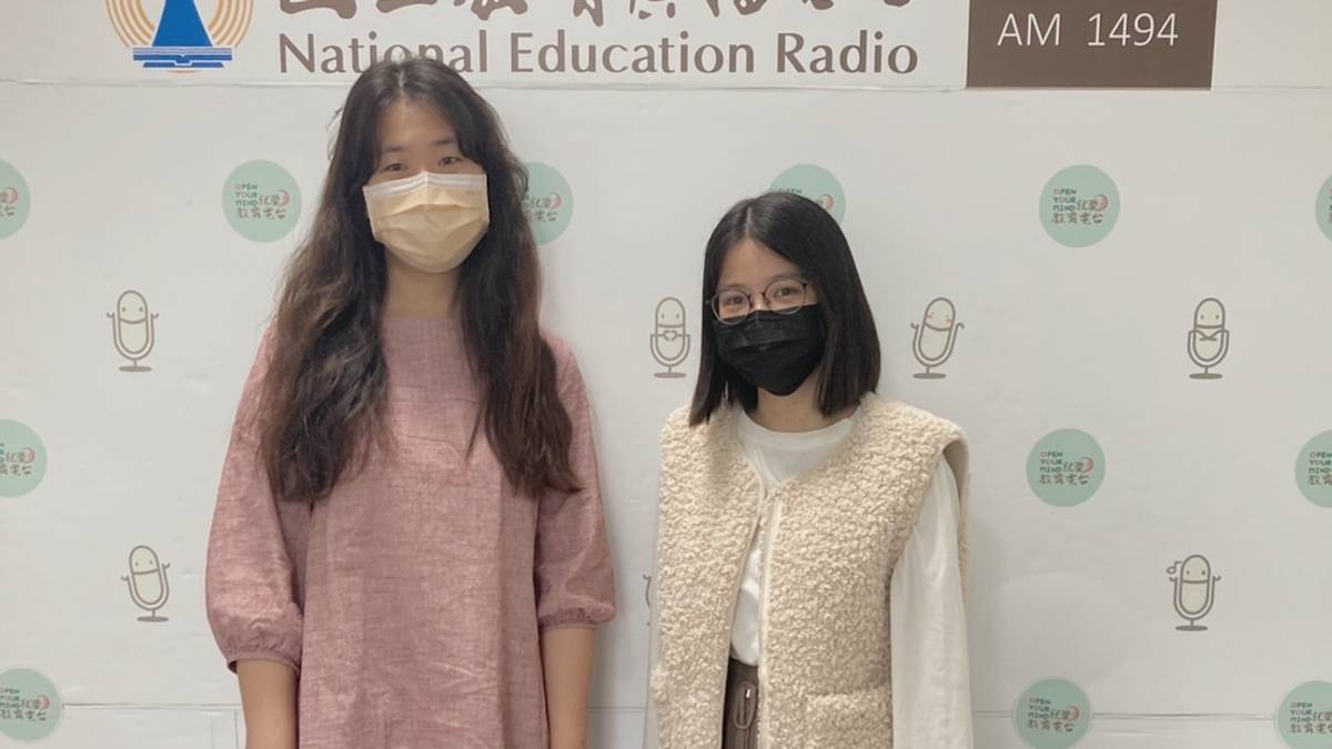 左：文妃、右：立雅