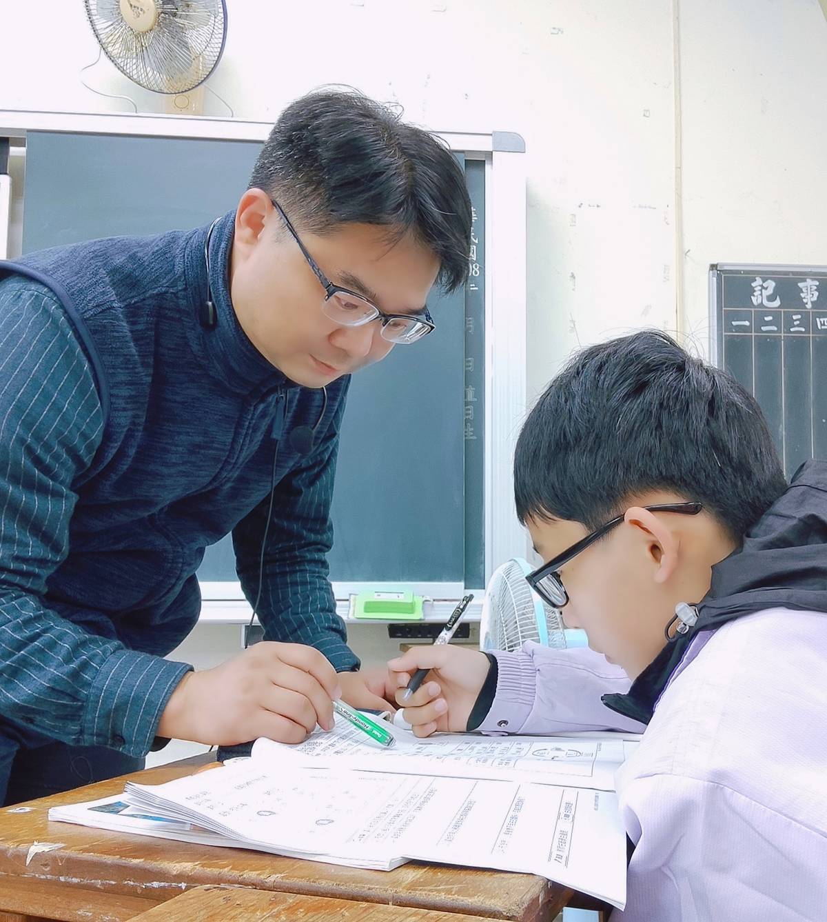 林家弘個性認真嚴謹，課程也設計得紮實有內容，深獲學生喜愛