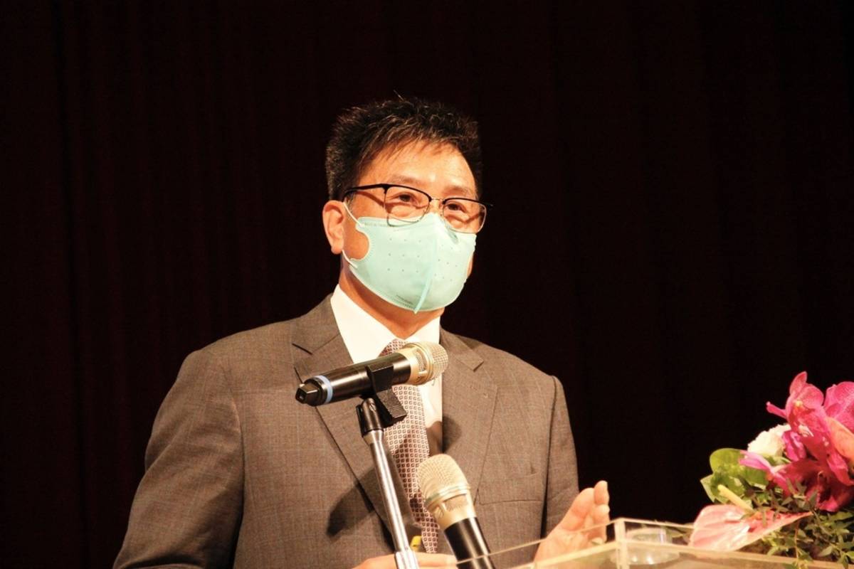 友達董事長彭双浪期許學弟妹永續學習，點滴累積將成巨大力量（攝影：洪錫範） (北科大提供)