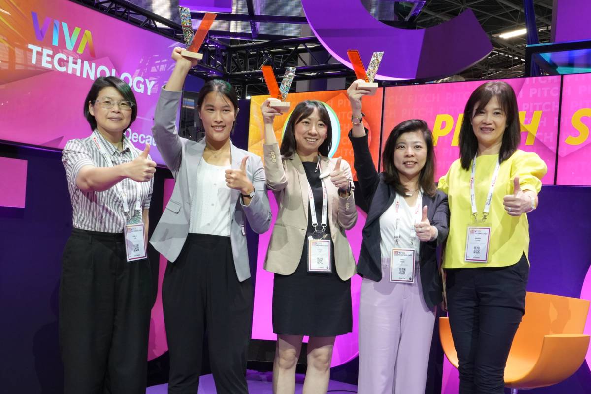 科技部TTA 率科技新創：鉅怡智慧、愛實境、鴻辰通訊勇奪2022 法國科技新創競賽Coup de Coeur三桂冠(最右為科技部產學司司長許增如)