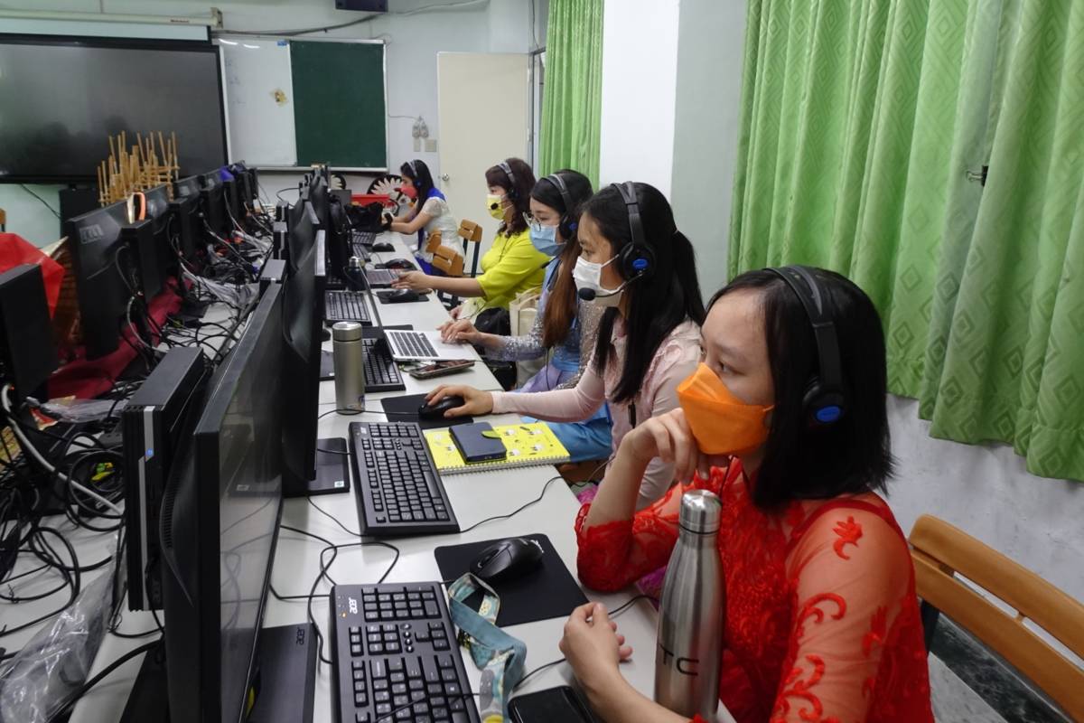 成功國小新住民語文教學支援人員共備社群，數位化公開觀議課