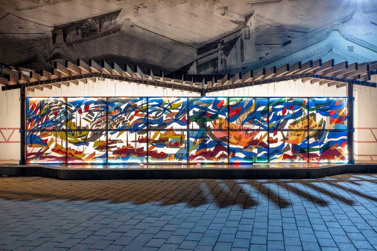 藝術家吳芊頤發想鹿港千帆入港的拼貼創作《窗景詩鹿仔港》(圖片來源:彰化縣文化局提供)
