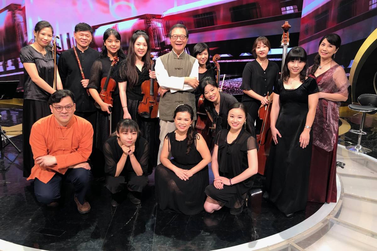 簡上仁與田園樂府樂團持續參與演出推廣臺灣本土音樂文化