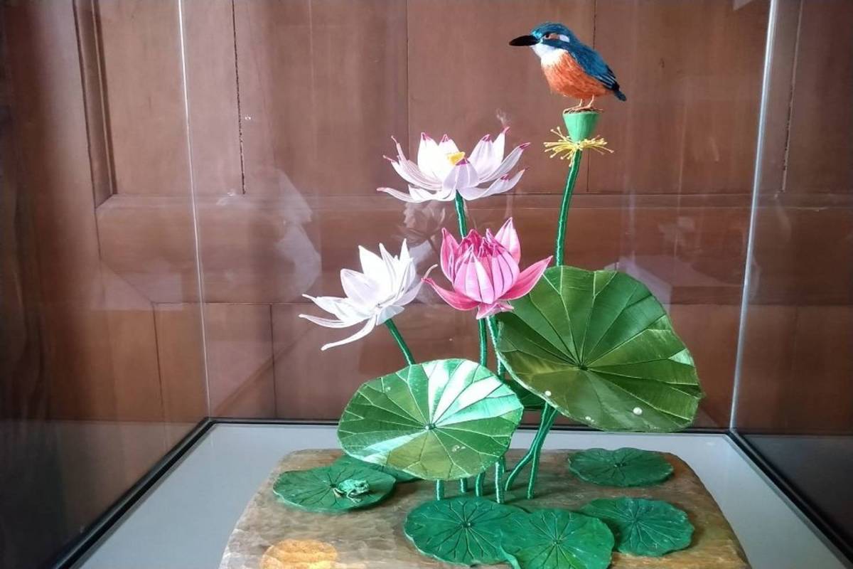 呂金田立體纏花作品「蓮池翠影」