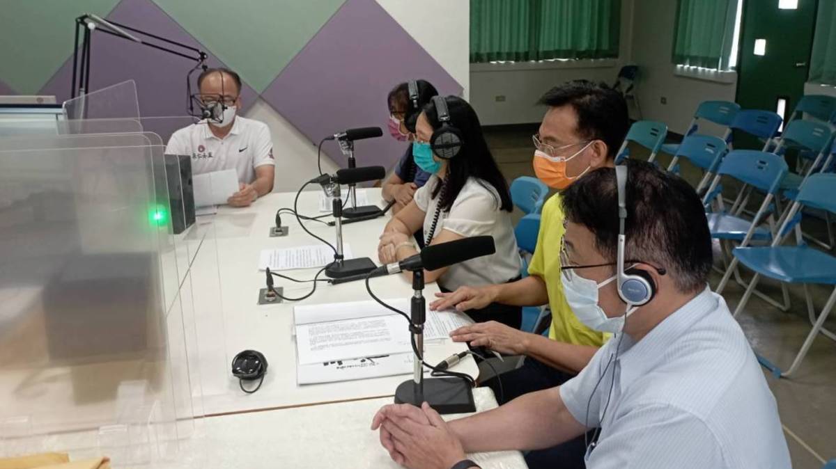 1110708洪慶在校長訪問~將軍國小 陳雅君 校長、鯤鯓國小校長 方陽昇、新泰國小校長張溪南、 書法老師 王美淇-2.jpg