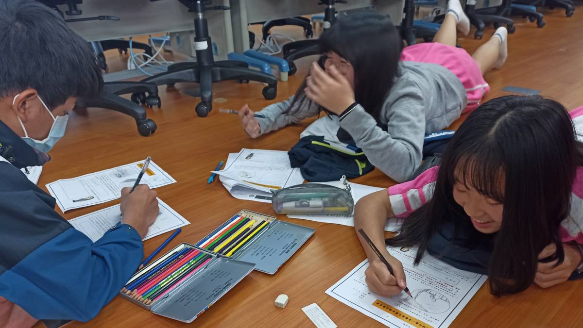 109學年度性教育前後測成效評價優良學校嘉義縣朴子國中_輸入音樂家的三角戀愛史即興作曲