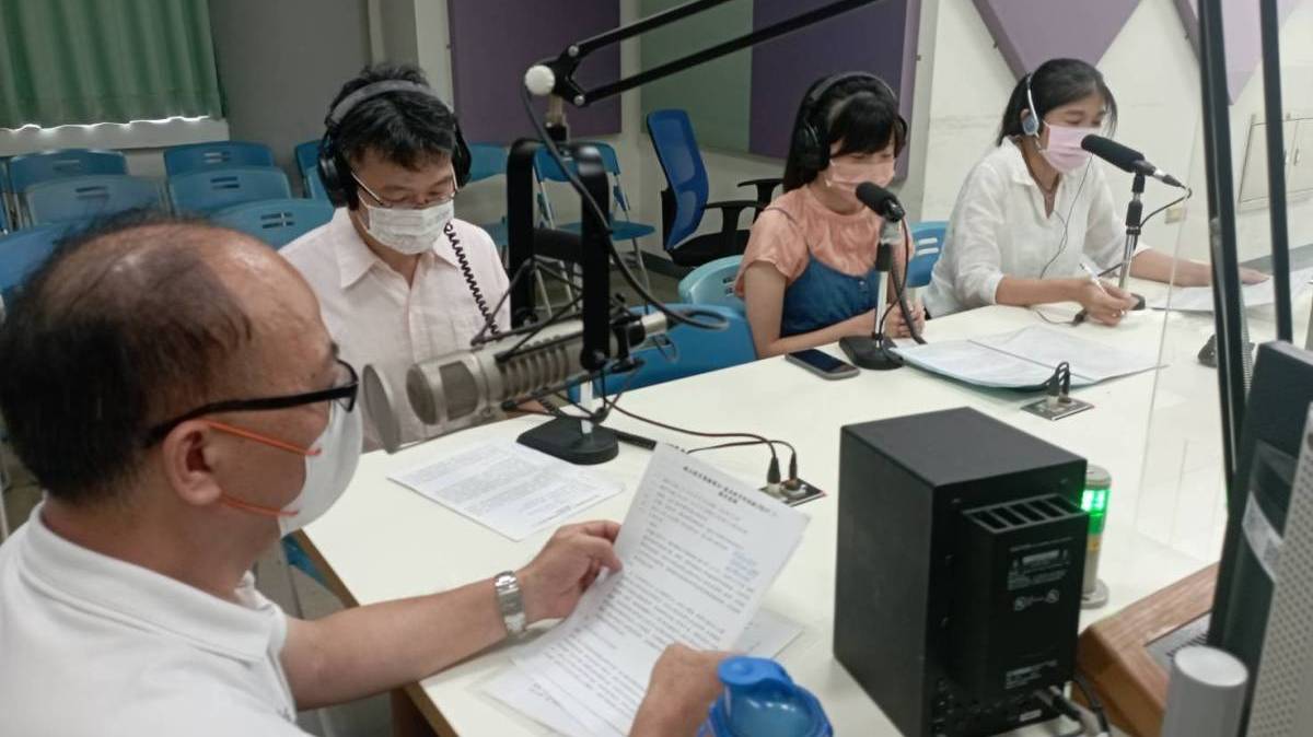 1110715-1洪慶在校長訪問~紀安國小 黃孟儒 主任、青山國小 謝易老師、台南市教育局 黃惠文 老師-1.jpg