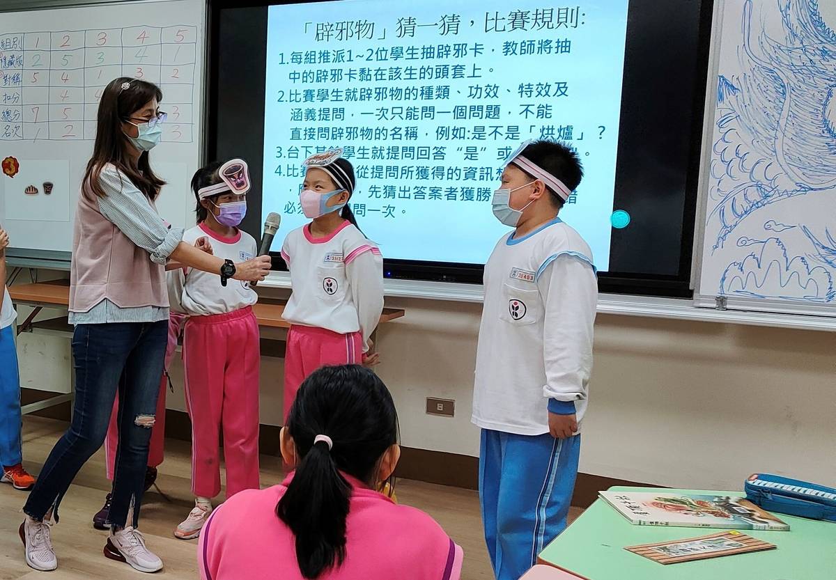新北推國小課程亮點 讓孩子閃閃發光 
 圖為文德國小進行校訂課程
