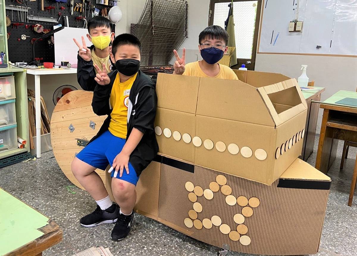 泰山國小學生看到滑車作品 獲得滿滿成就感