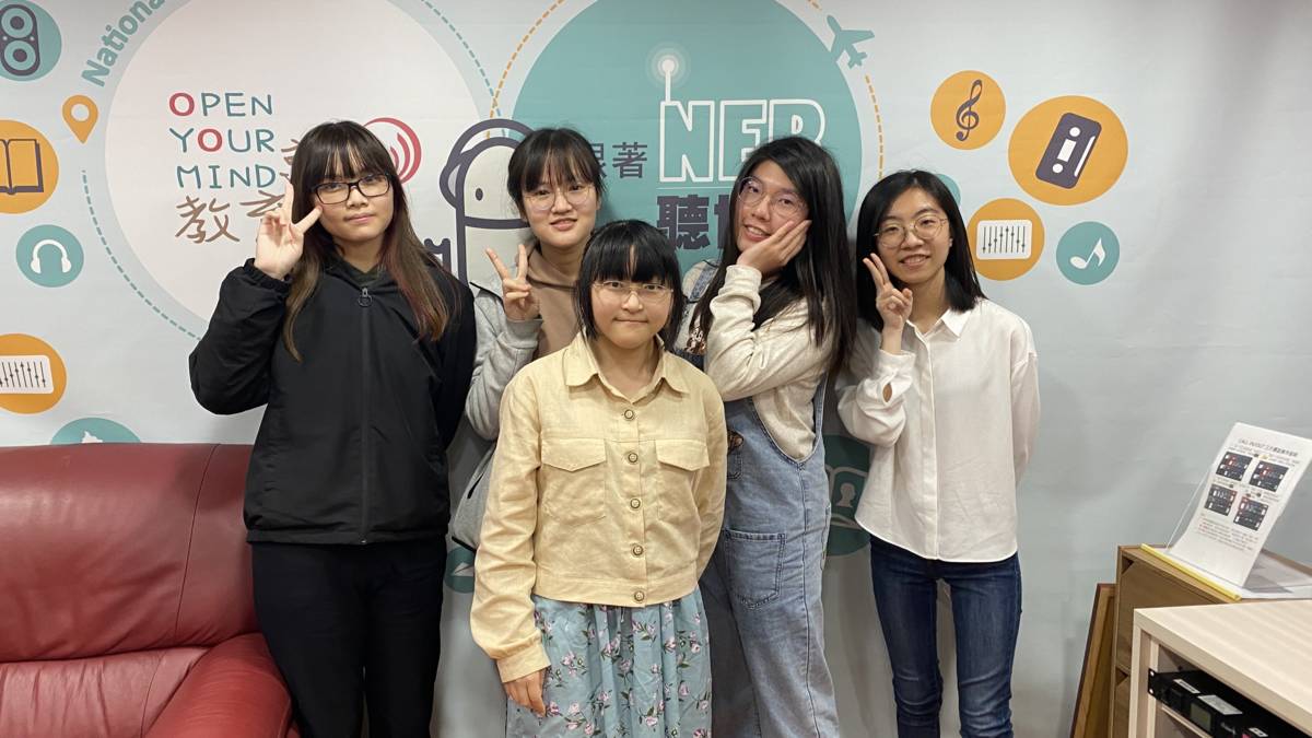 徐瑄、晏慈、培儀、亭文、思棋(從左到右)