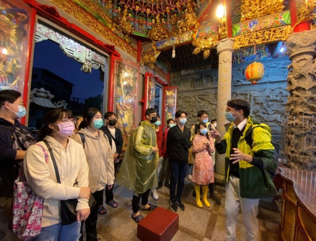 基隆文史壯遊點  青年走訪中元祭三大廟，了解基隆傳統文化故事