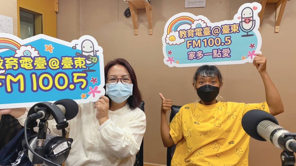 世界展望會臺東中心陳小珍督導(左)、胡念禧教練