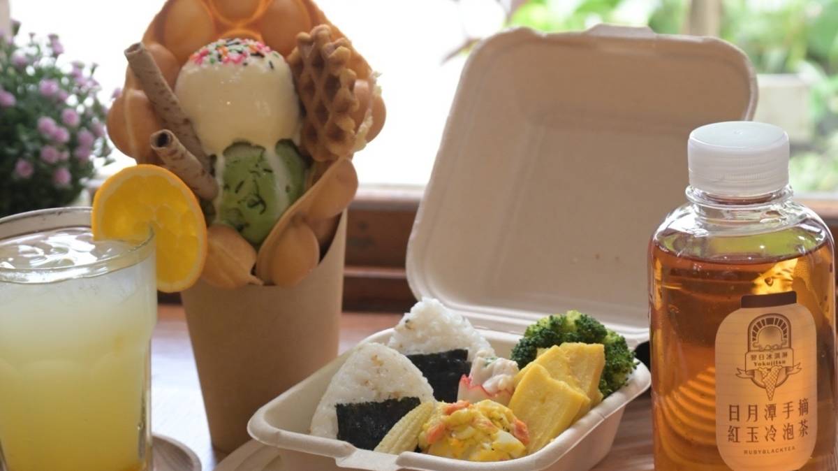 頂街歷史派出所提供輕食與甜點來吸引年輕族群