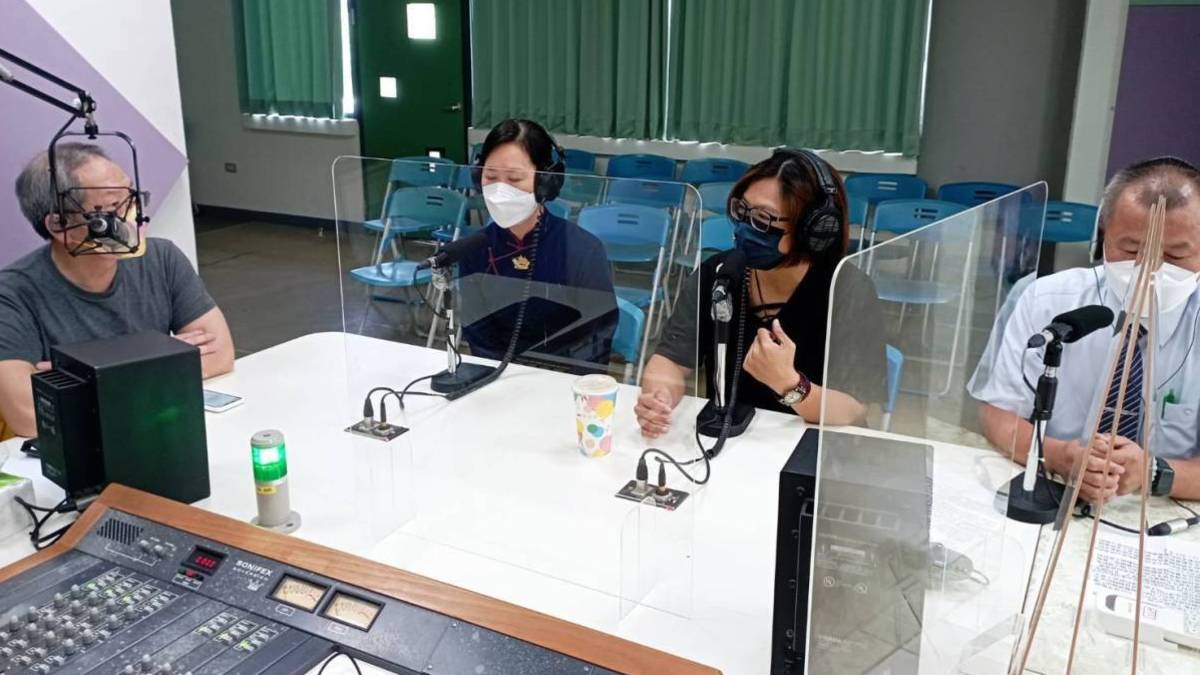 1110819-1陳易志校長訪問~科工館洪莞媜博士、慈濟基金會 吳師兄、游孟雅 師姐.jpg