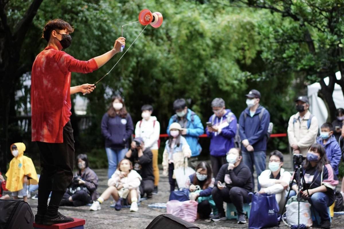 「扯鈴至尊」方庭良將於《2022臺北街頭藝術嘉年華》登場炫技