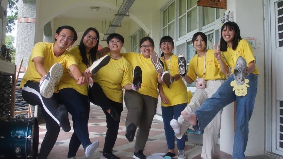 東大仁愛服務社大學生們