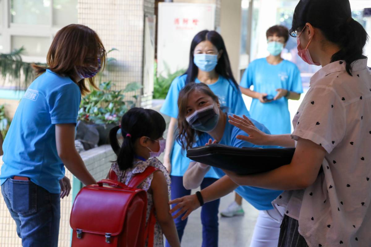即將開學，家長可先帶小一新生熟悉校園環境，避免陌生感和焦慮