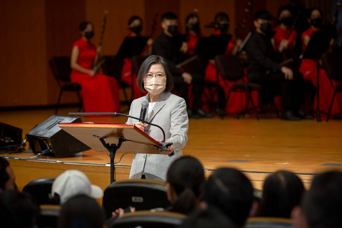 2022總統府音樂會今天(27日)在新竹市文化局演藝廳登場 ，蔡總統致詞時感謝演出者用音樂為社會帶來更多希望。(總統府提供)