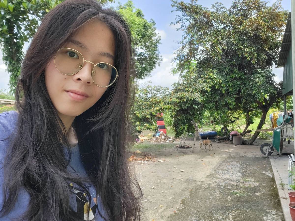 畢業於新北高中的邱䕒嬅同學於越南外婆家的留影