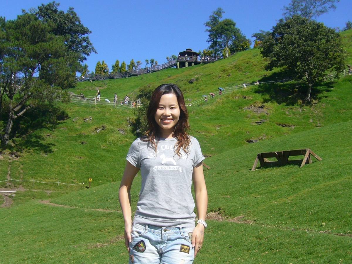 魏秋子讓孩子把手機放到一邊，跟她一起接觸大自然