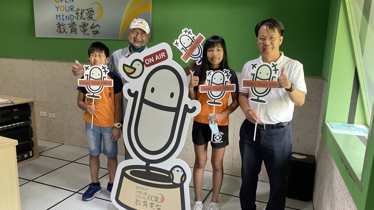 育華國小學生這次也參與了四校聯合美展從創作中找夢想