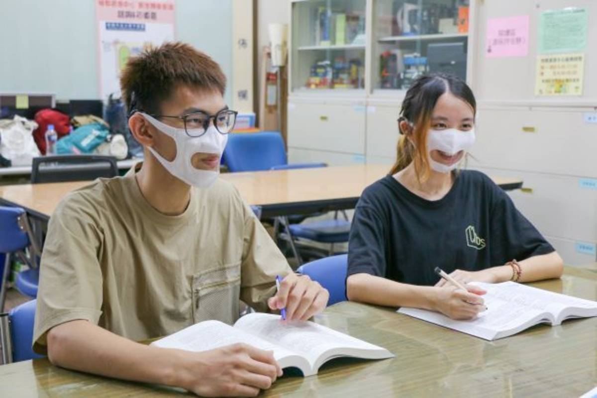 特教資源中心購置透明口罩幫助聽障生學習（圖源：朝陽科大）