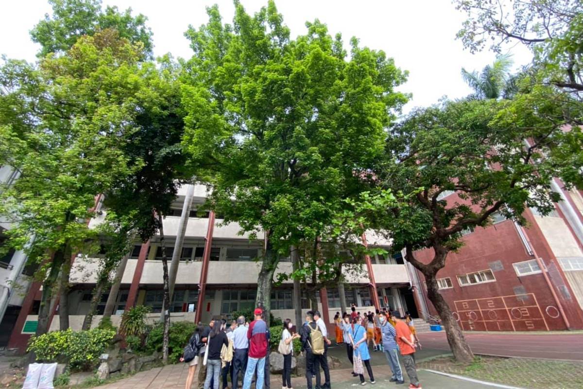 臺北市太平國小校友會發起校內老樹關注運動，並推廣樹木保育教育，獲本屆臺北樹益獎肯定