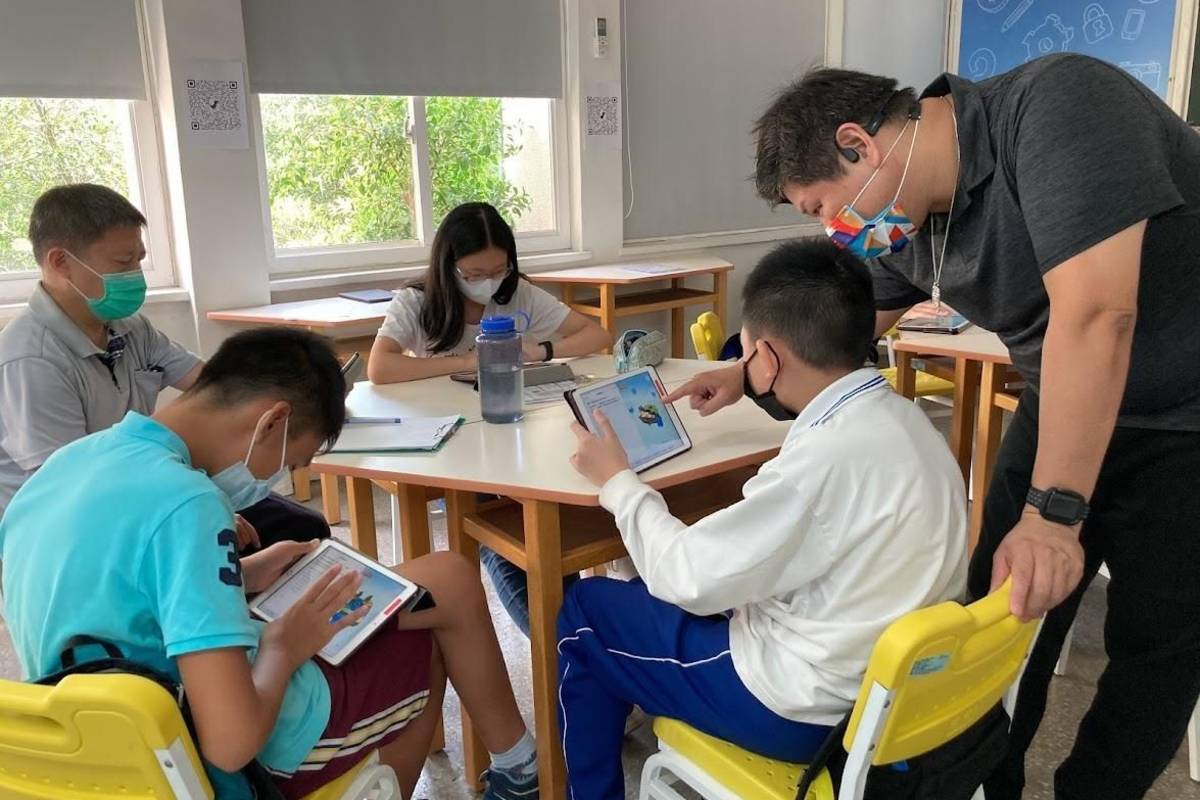 依學生能力調整雙語導入模式
