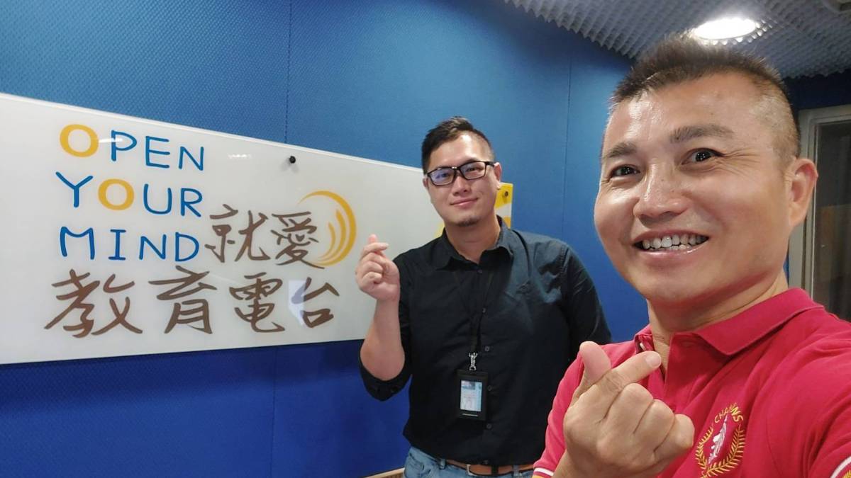 中國醫藥大學附設醫院骨科部謝尚霖主治醫師與常罡合影