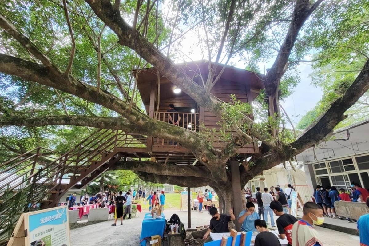 臺東縣延平鄉桃源國中開辦創業社團，打造全縣第一座校園樹屋民宿。