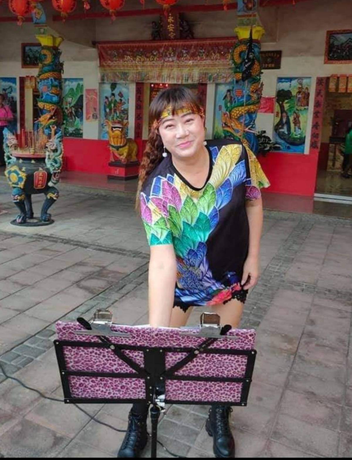 柯美利老師做表演前準備