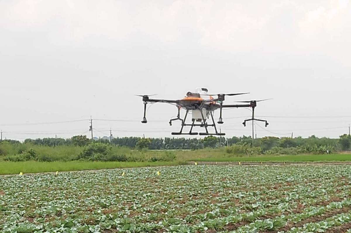 虎科大無人機應用領域涵括精準農業，投入精準噴藥與疫病防治，解決農業人力短缺問題。