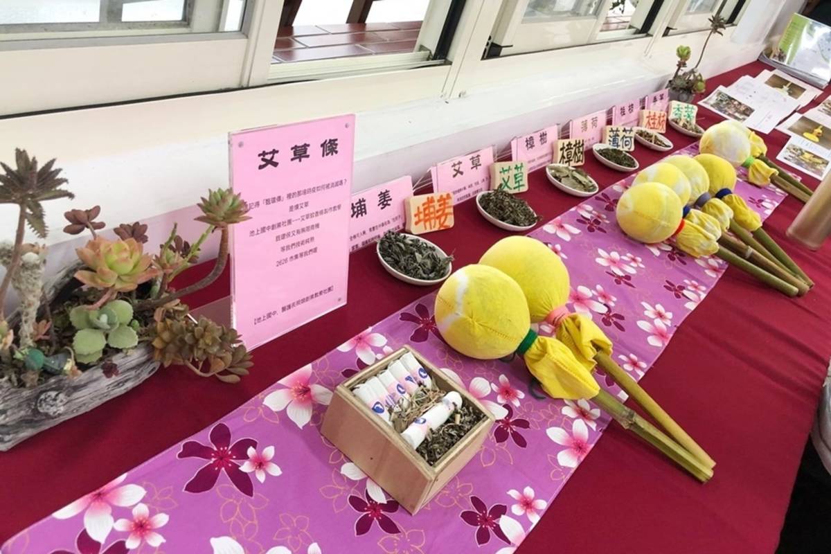 看好長照市場潛力，池上國中開設醫護長照類創業社團，邁入第3年，研發多元產品與服務。(詹永名主任提供)