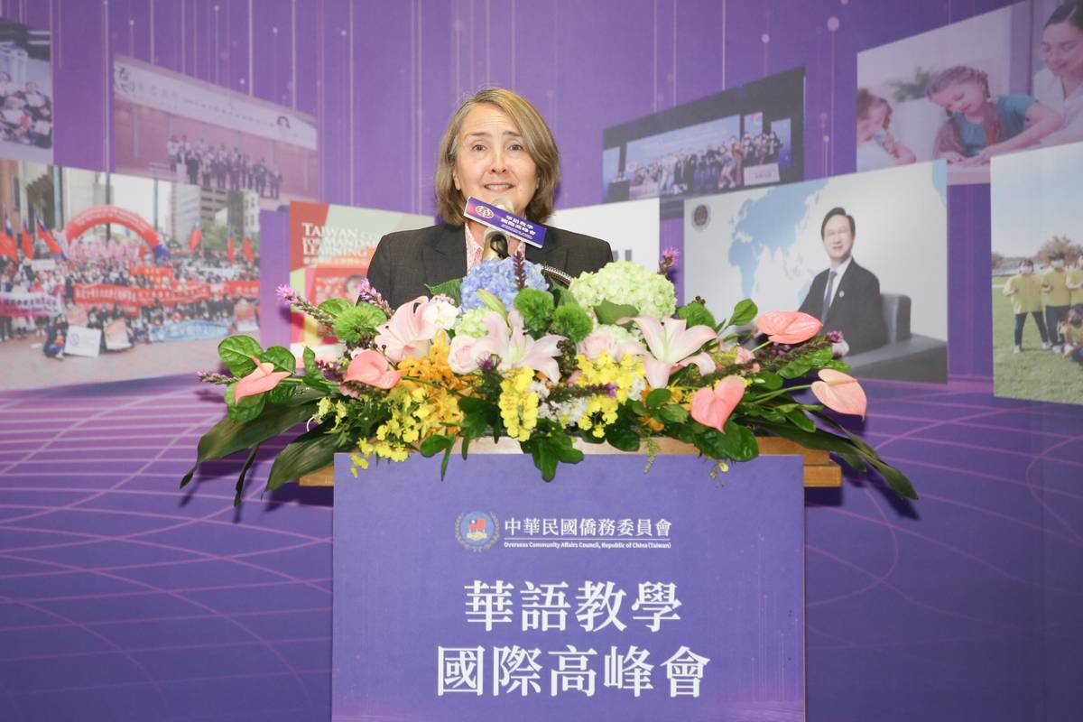 美國在臺協會（AIT）文化新聞組長蘇戴娜（Diane Sovereign）致詞 (僑委會提供)