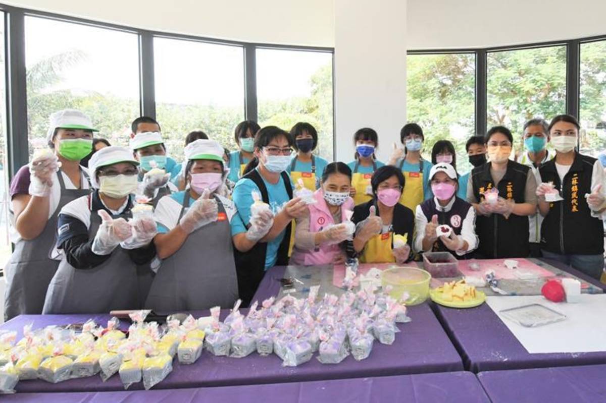 彰化原斗國中小中央廚房落成