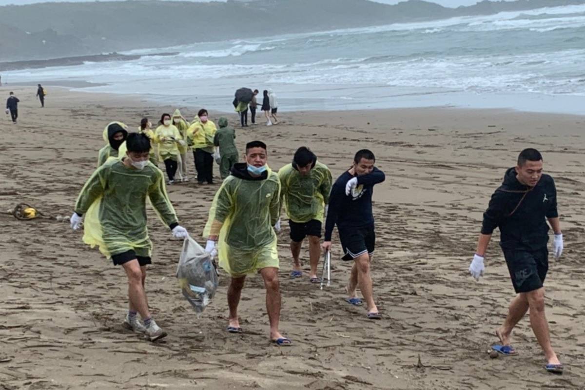 強恕中學舉辦白沙灣淨灘活動