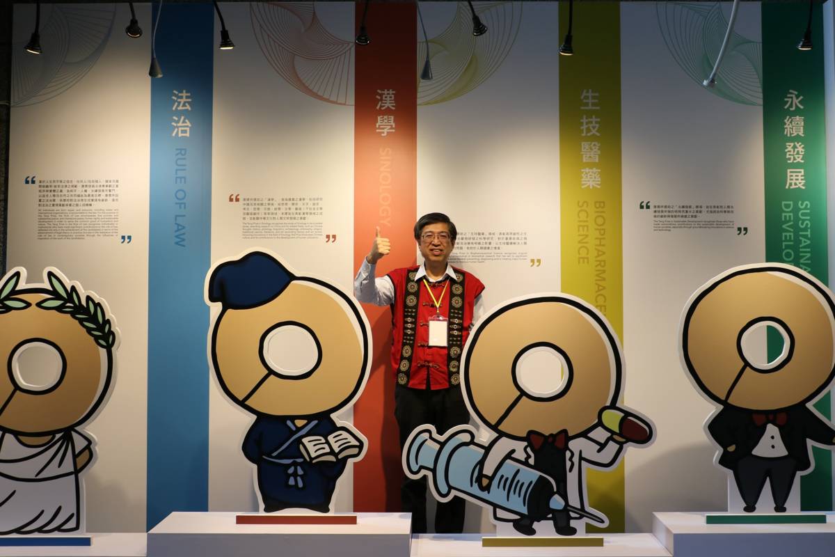 唐獎教育基金會陳振川執行長表示，「唐獎榮耀·十週年展」特別新增的Dr.Tang迎賓區