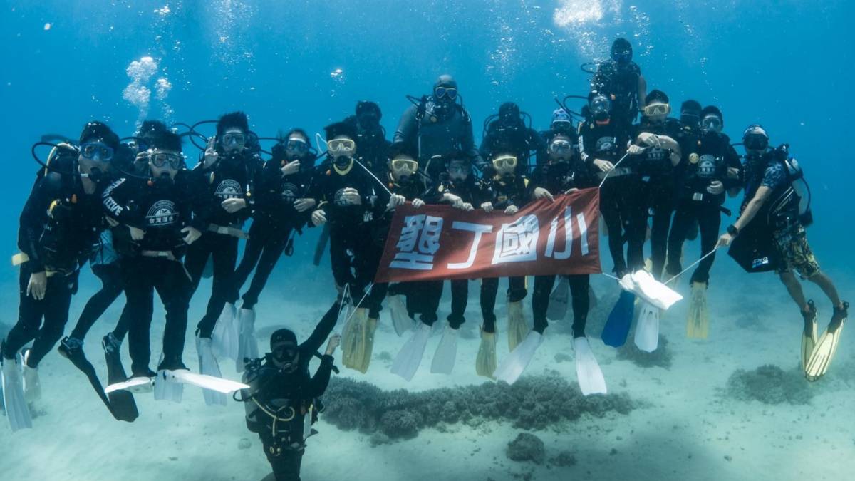 我想讓每一個恆春小孩
都在海裡畢業
.jpg