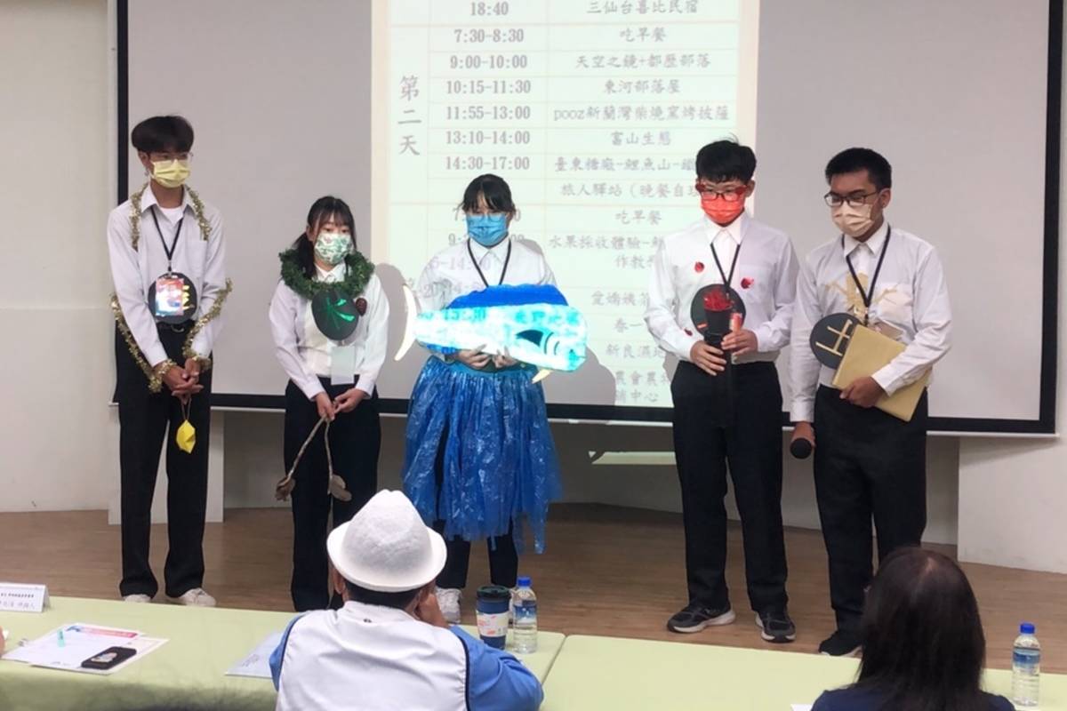 國立臺東專科學校餐旅管理科五專二年級學生參加「2022觀光數位人文創新遊程規劃競賽」榮獲高中組第1名。