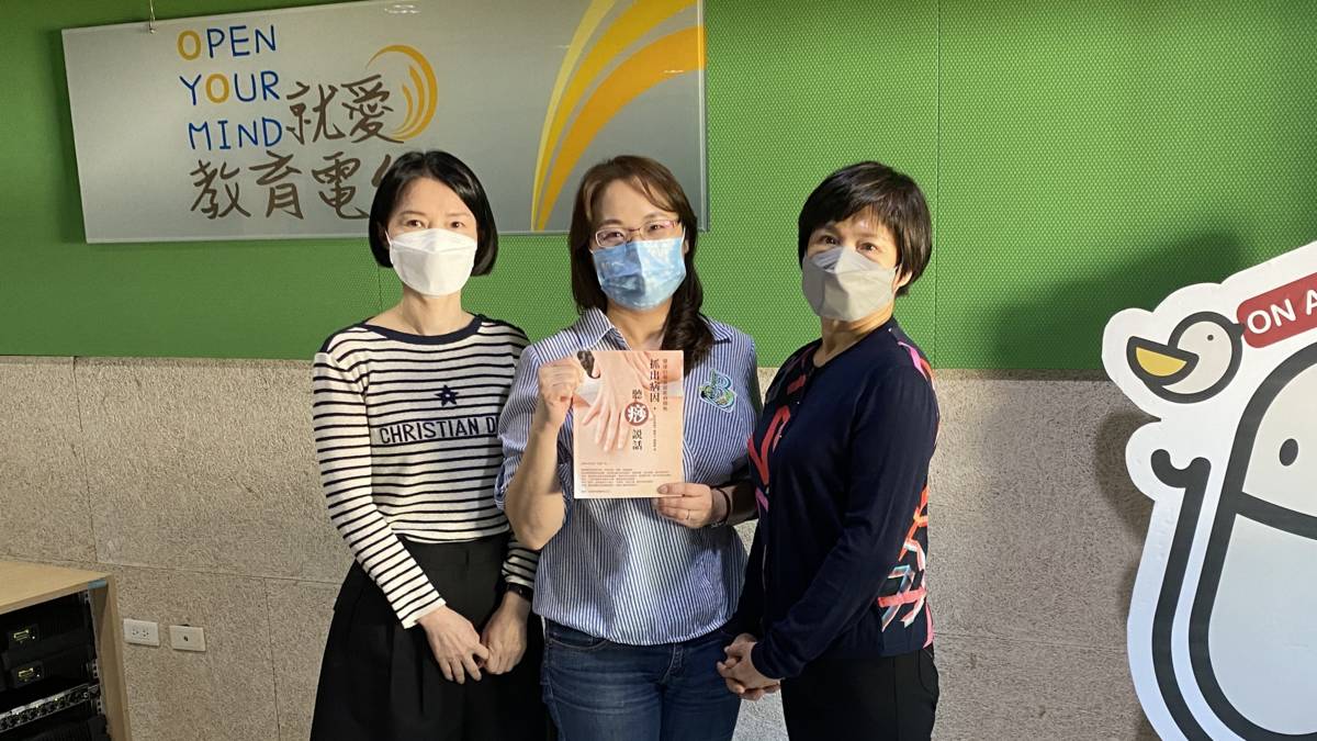 千羊抓痧創辦人楊淑惠(左)與抓痧師洪丸玲(右)希望更多人認識抓痧