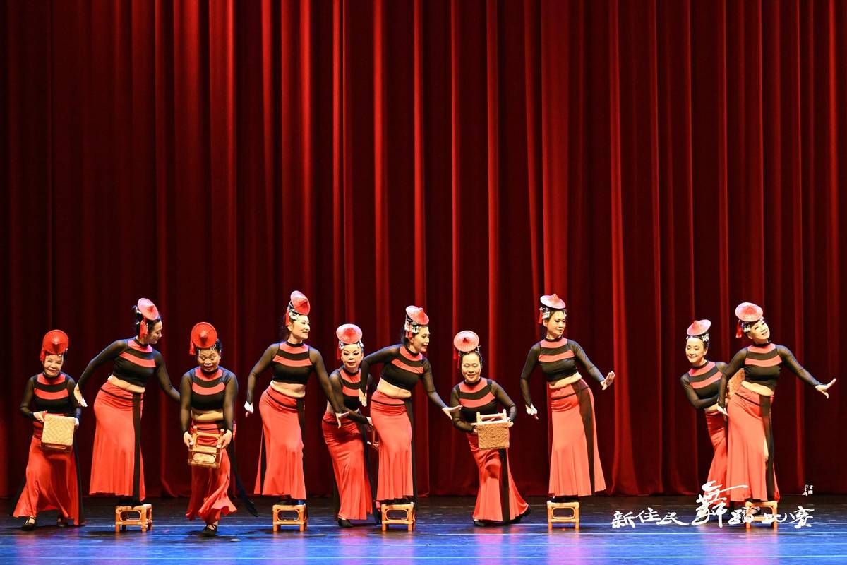 齊風藝術舞蹈團《緬甸花兒紅又紅》 (教育部提供)