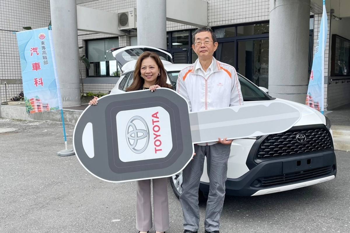 國瑞汽車股份有限公司捐贈1輛新型休旅車供國立臺東專科學校高職部汽車科實習教學使用，與業界接軌。