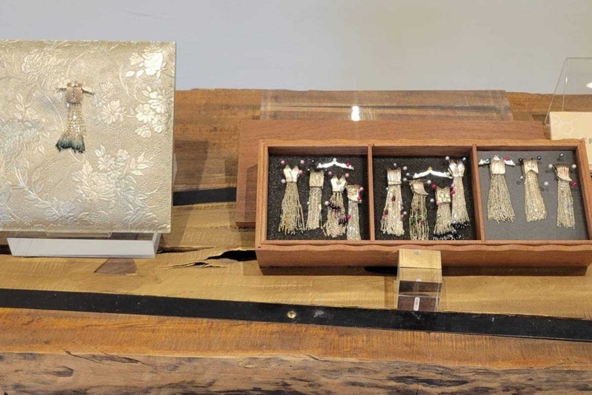 國立臺東生活美學館生活工坊推出「百衲飾-福」林淑雅珠寶金工展。