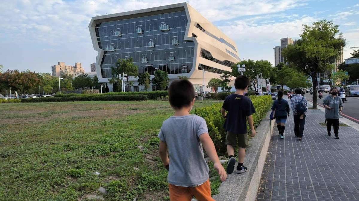 14 打造充滿回憶的圖書館親子旅行_圖書館是旅行的起點