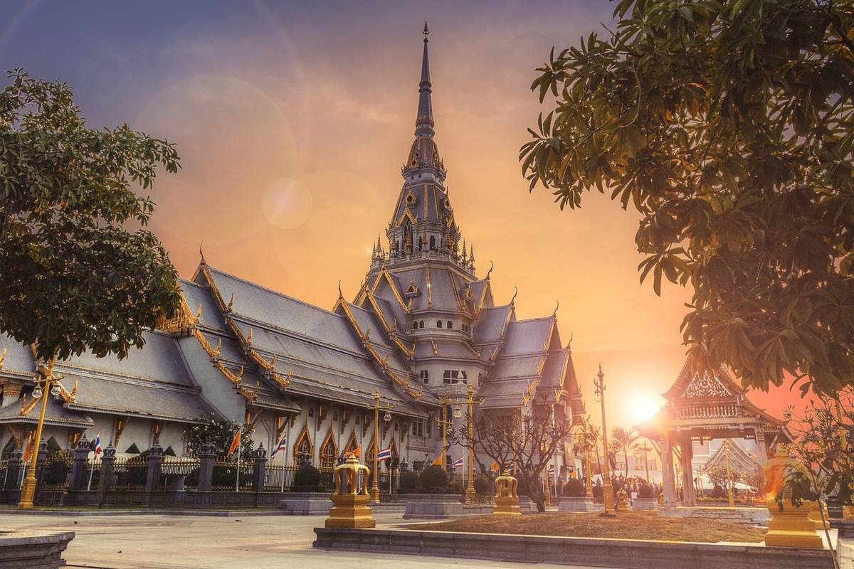 Southeast Asia has a real grip on me. From the very first time I went there, it was a fulfillment of my childhood fantasies of the way travel should be.