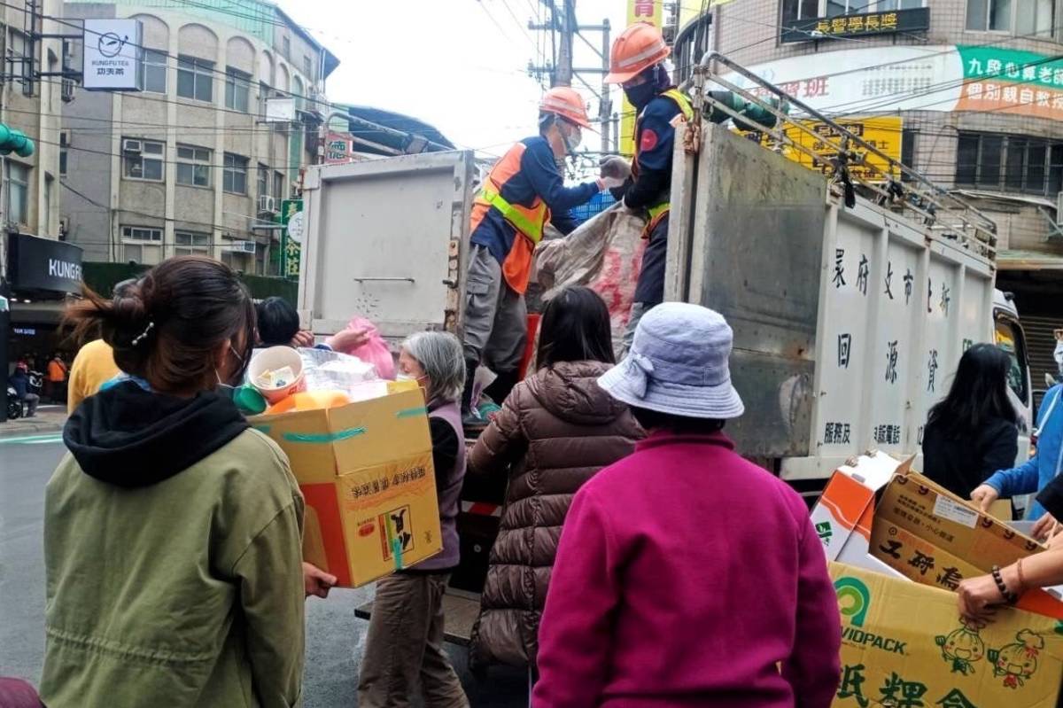 民眾倒垃圾應依規定區分為一般垃圾、廚餘和資源回收物3類
