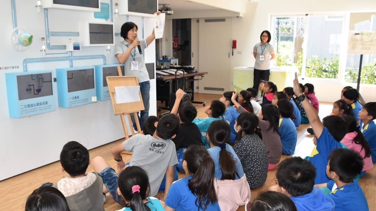 友達龍潭廠設立水資源教育館，邀請學童了解水回收科學知識_2.jpg