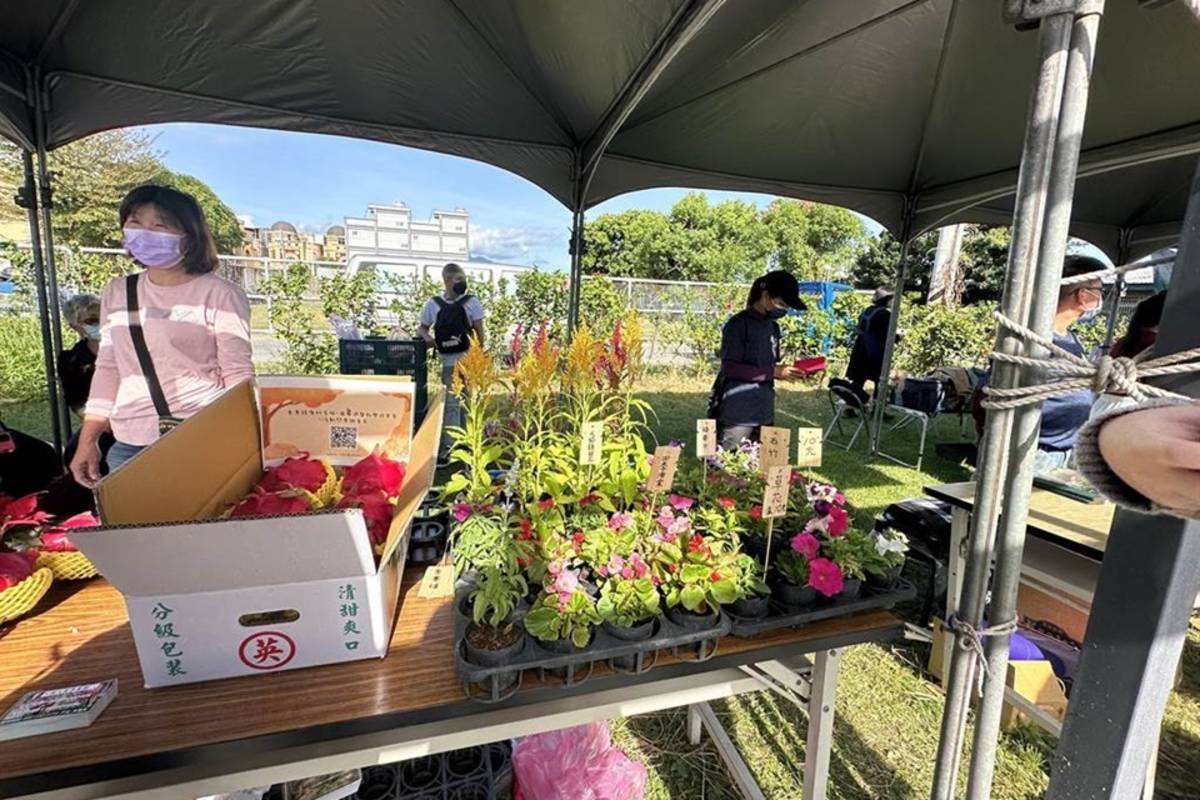 國立臺東專科學校園藝暨景觀科舉辦「綠療好亮眼」園藝週暨教學成果展，以農夫市集呈現學習成果。